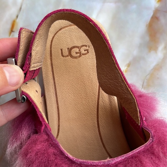 UGG | Holly Fusion Leather Sheepskin Sandal in Cerise - Picture 6 of 14